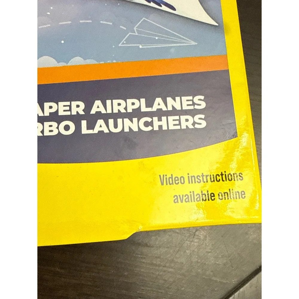 Creativity for Kids Stunt Squadron Paper Airplanes Kit 80 Planes 2 Launchers‎